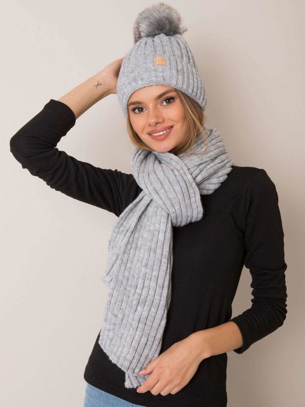 Gray set women's hat and scarf RUE PARIS