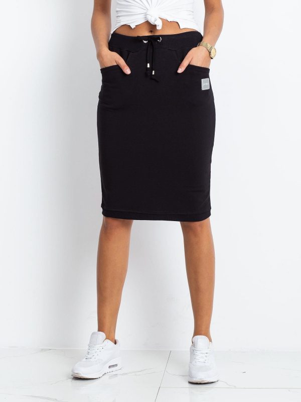 Black Skirt Features