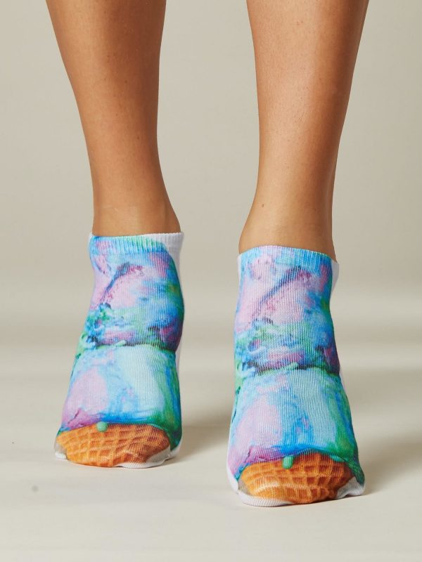 Footer socks with colorful print