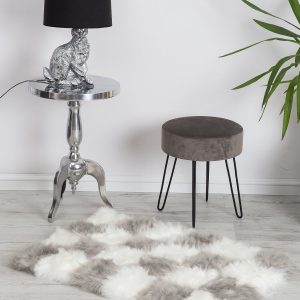 Grey and white shaggy carpet