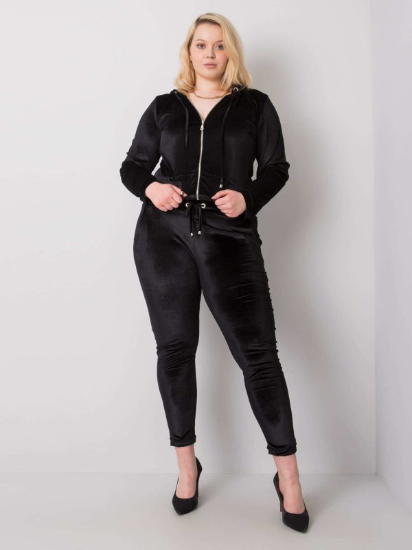 Simona's black plus size velour set