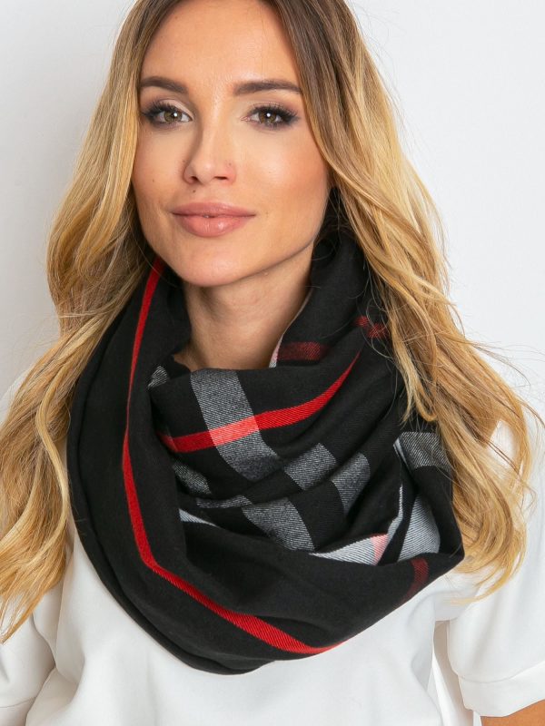 Black scarf with fringes