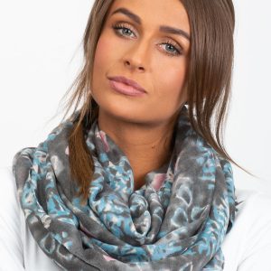 Grey scarf with motif