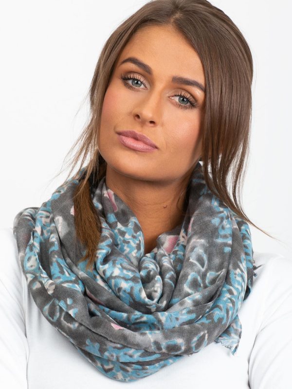 Grey scarf with motif