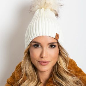 Ecru hat with wool