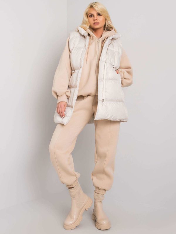 Beige three-piece set with vest Abigail