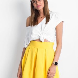 Yellow skirt Exposed