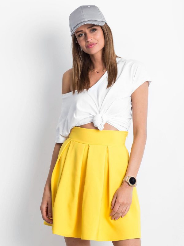 Yellow skirt Exposed