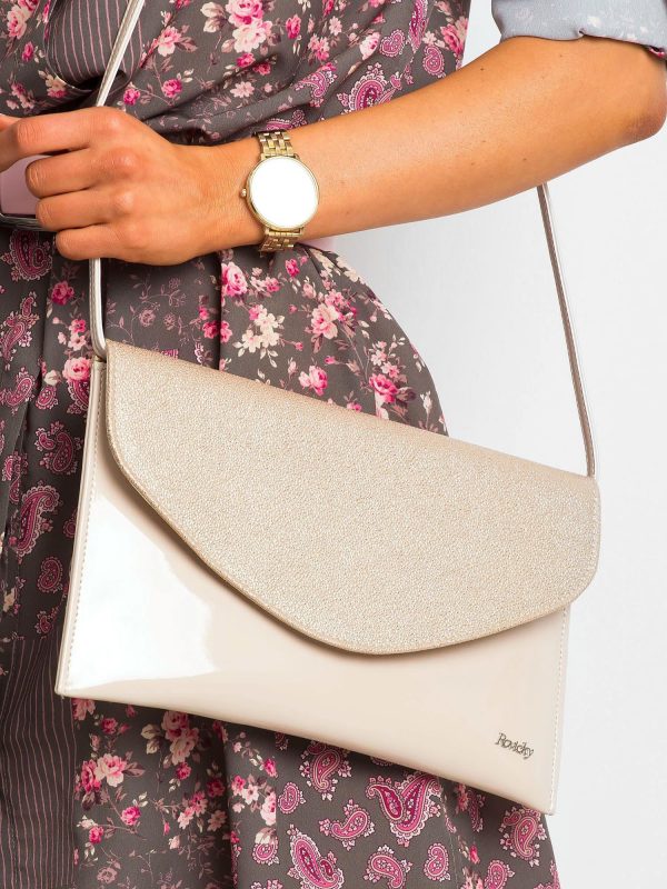 Beige lacquered clutch bag with flap