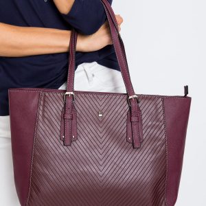 Burgundy elegant handbag