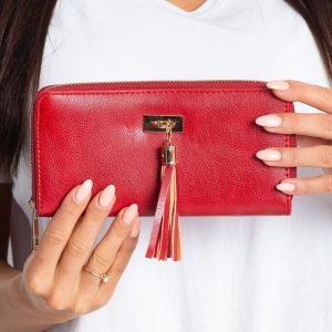 Red wallet with tasseille