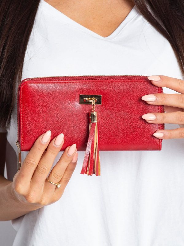 Red wallet with tasseille