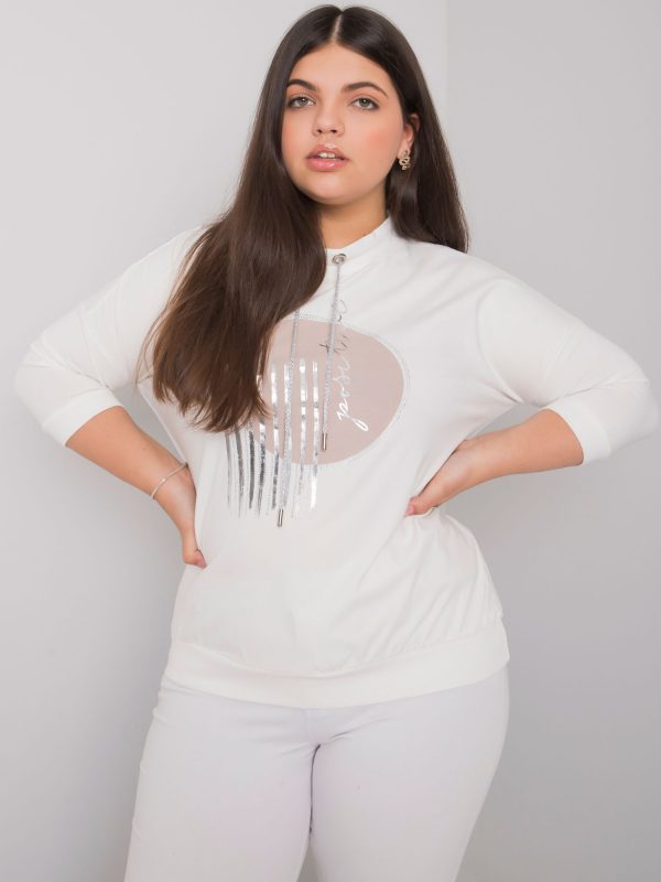 Ecru blouse plus size with Bella applique