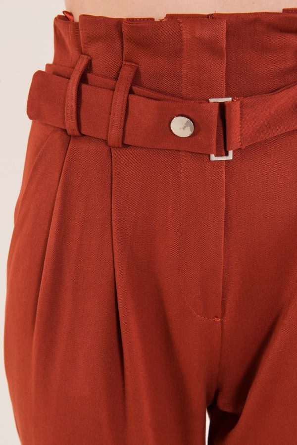 Light brown trousers with belt BSL