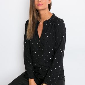 Black blouse Tweet