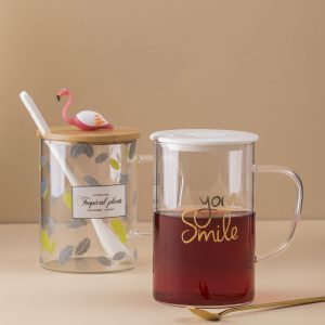 Glass mug with lid