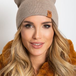 Dark beige beanie hat with wool