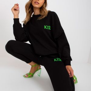 Black two-piece sweatshirt set with pockets