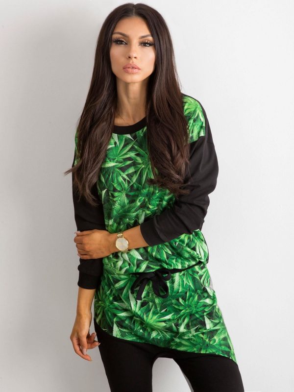 Black and green sweatshirt with print by O LA LA