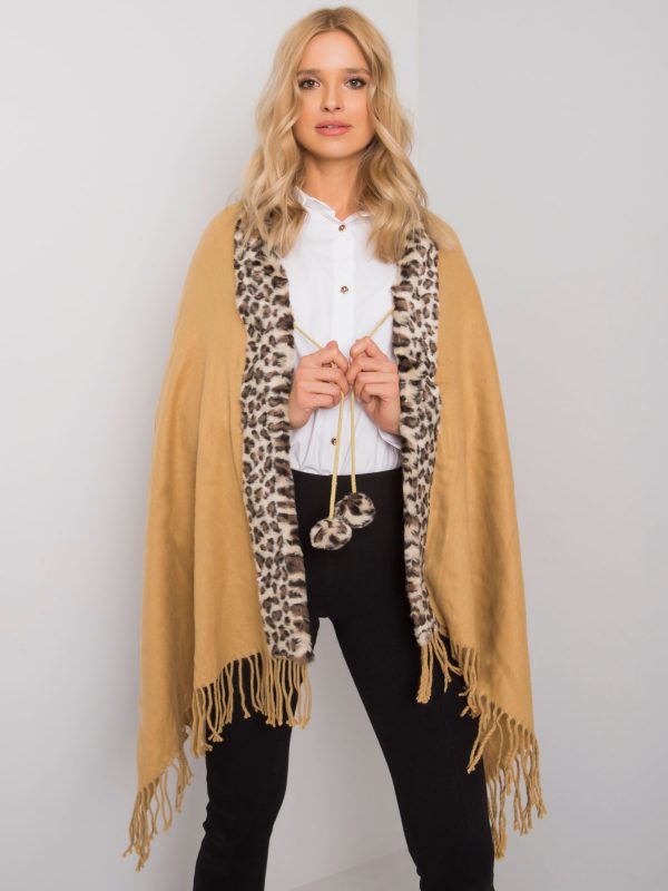 Camel-beige scarf with fur