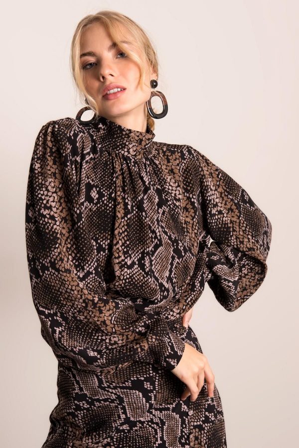 Brown blouse with BSL patterns