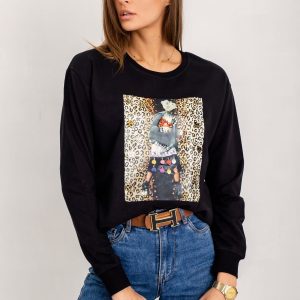 Black sweatshirt by Rebecca