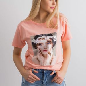 Peach t-shirt with 3D application