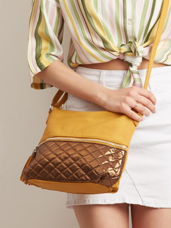 Mustard bag with shiny quilted insert