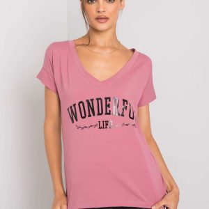 Dirty pink t-shirt with Leila inscription