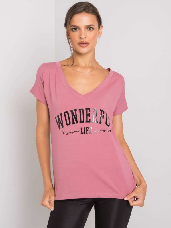 Dirty pink t-shirt with Leila inscription