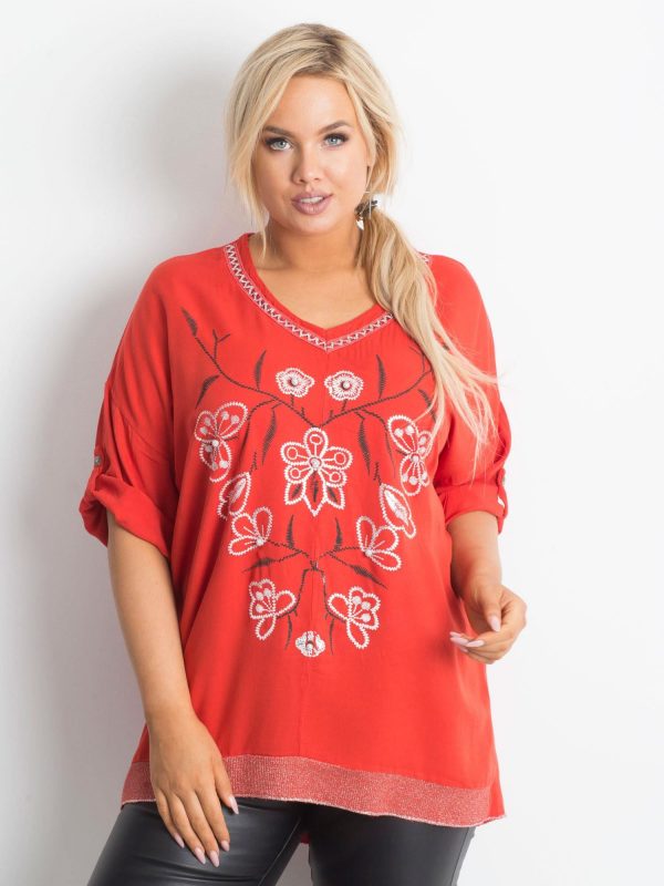 Red blouse with print and applique PLUS SIZE