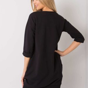 Black sweatshirt with Iveta pockets