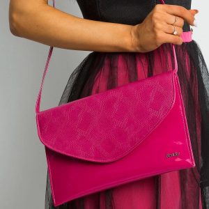 Pink lacquered clutch bag with flip