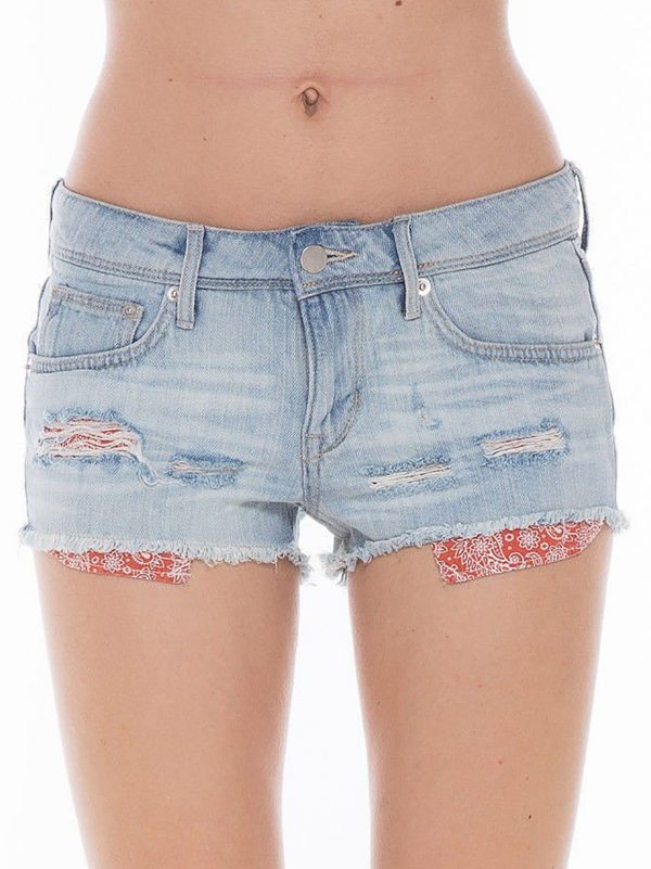 Blue denim shorts with protruding pockets