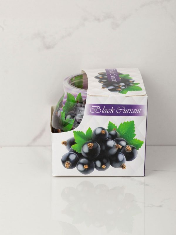 Black currant scented candle