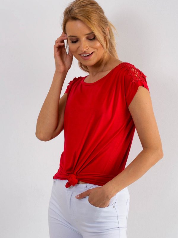 Red t-shirt with lace on sleeves