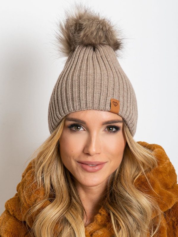 Dark beige hat with wool