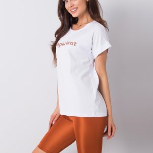 White t-shirt with the inscription Saniyah