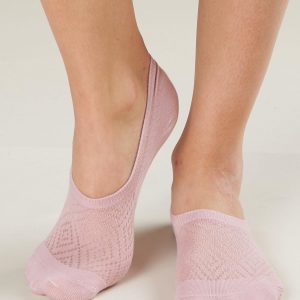 Pink women's feet