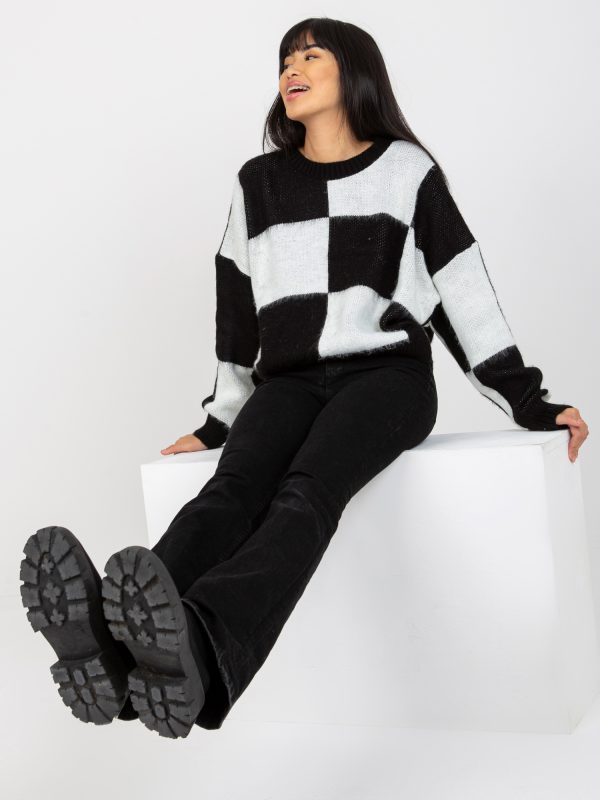 Wholesale Black and white loose classic sweater in squares