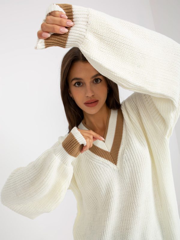 Wholesale Ecru knitted oversize sweater with V-neck RUE PARIS