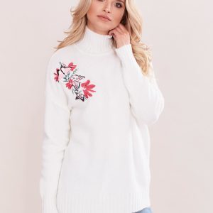 Wholesale Ecru turtleneck sweater with embroider