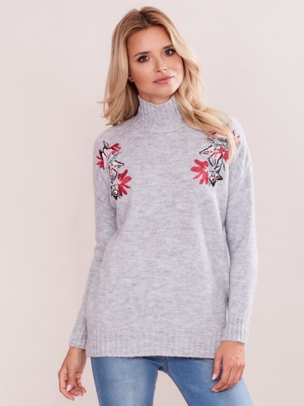 Wholesale Grey turtleneck sweater with embroider