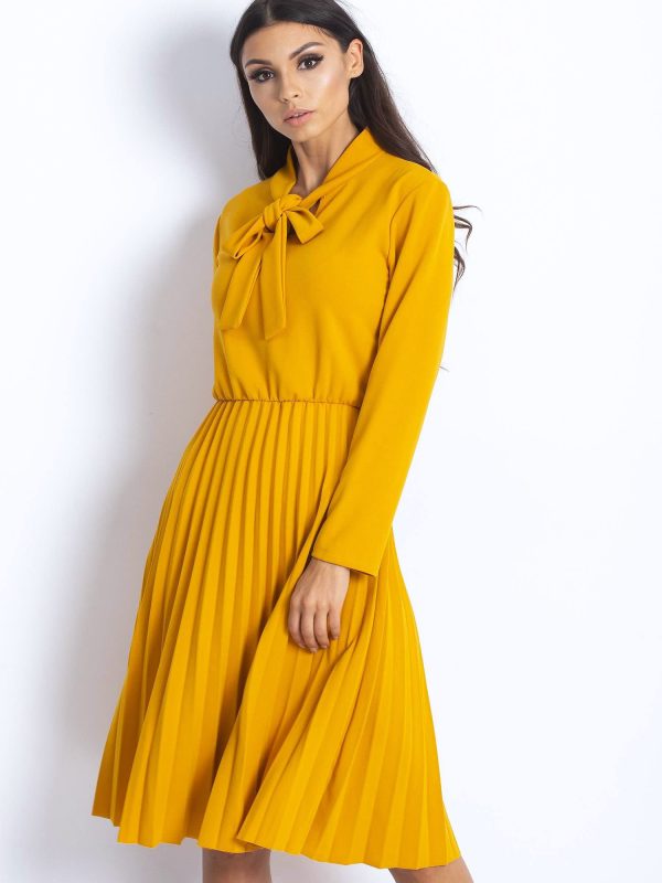 Wholesale Yellow dress with ruffles