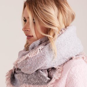 Wholesale Pink knitted scarf for women