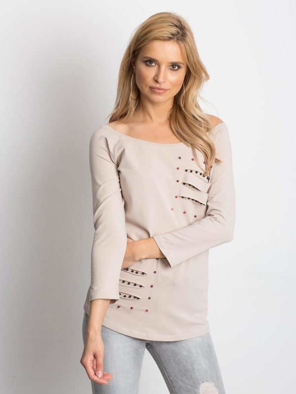 Wholesale Beige blouse with colorful pearls and slits