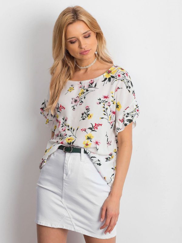 Wholesale White floral blouse with flounces on the sleeves