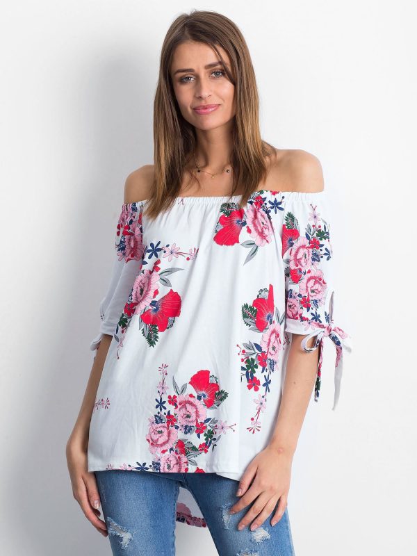 Wholesale White Spanish blouse with floral patterns