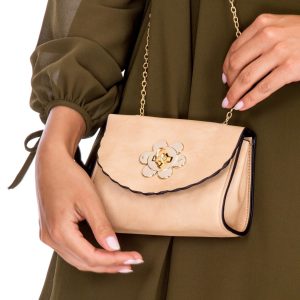 Wholesale Beige handbag with decorative clasp