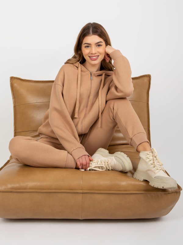 Wholesale Camel two-piece basic set with trousers and sweatshirt